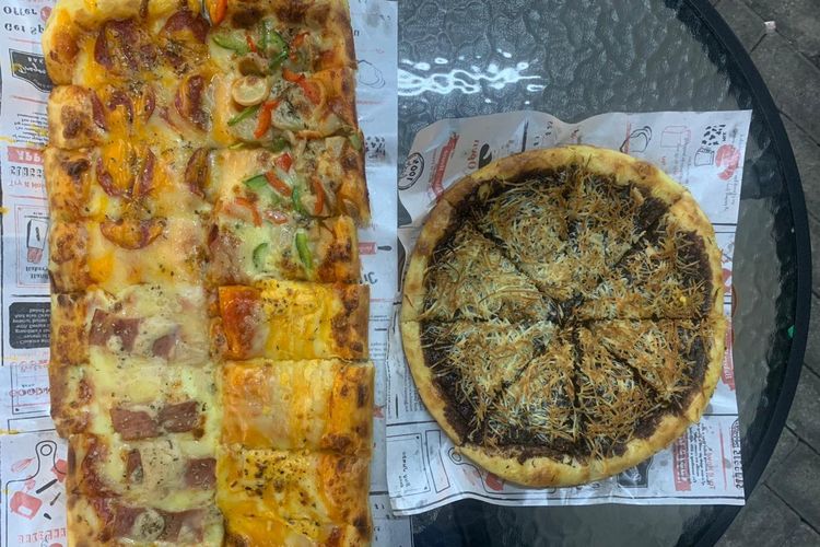 Dari Dapur Rumah untuk Anak, Pizza Kaki Lima di Surabaya Jadi Buruan