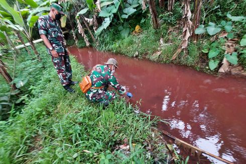 Awal Mula Aliran Sungai Cimeta di Bandung Barat Berwarna Merah