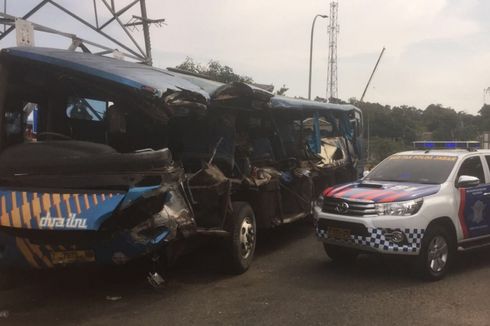Bus Tabrak Truk lalu Terguling di Tol Jagorawi, Satu Penumpang Tewas