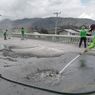 Bantu Korban Erupsi Gunung Sinabung, Dompet Dhuafa Bagikan Masker dan Bersihkan Masjid