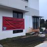 Bangunan Rawan Longsor, Pemprov DKI Peringatkan Pemilik Rumah di Melati Residence Lewat Spanduk