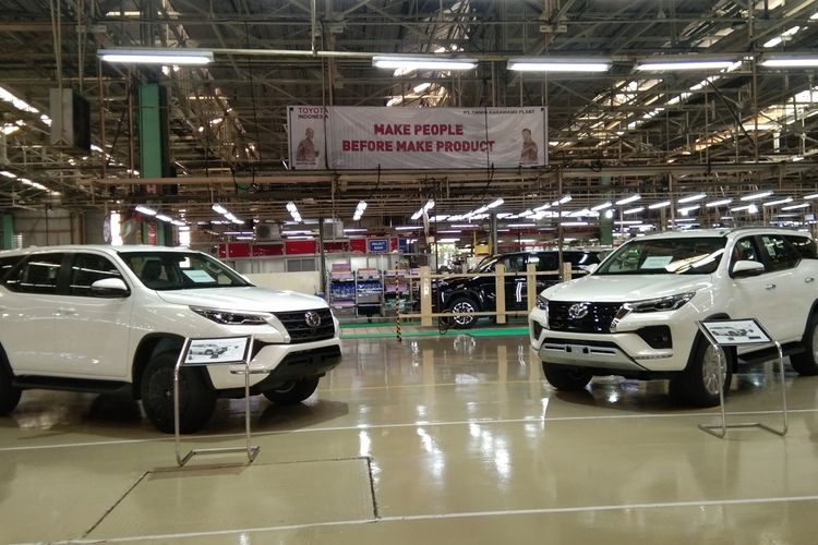 Mobil jenis Fortuner yang akan diekspor PT Toyota Motor Manufacturing Indonesia ke Australia.