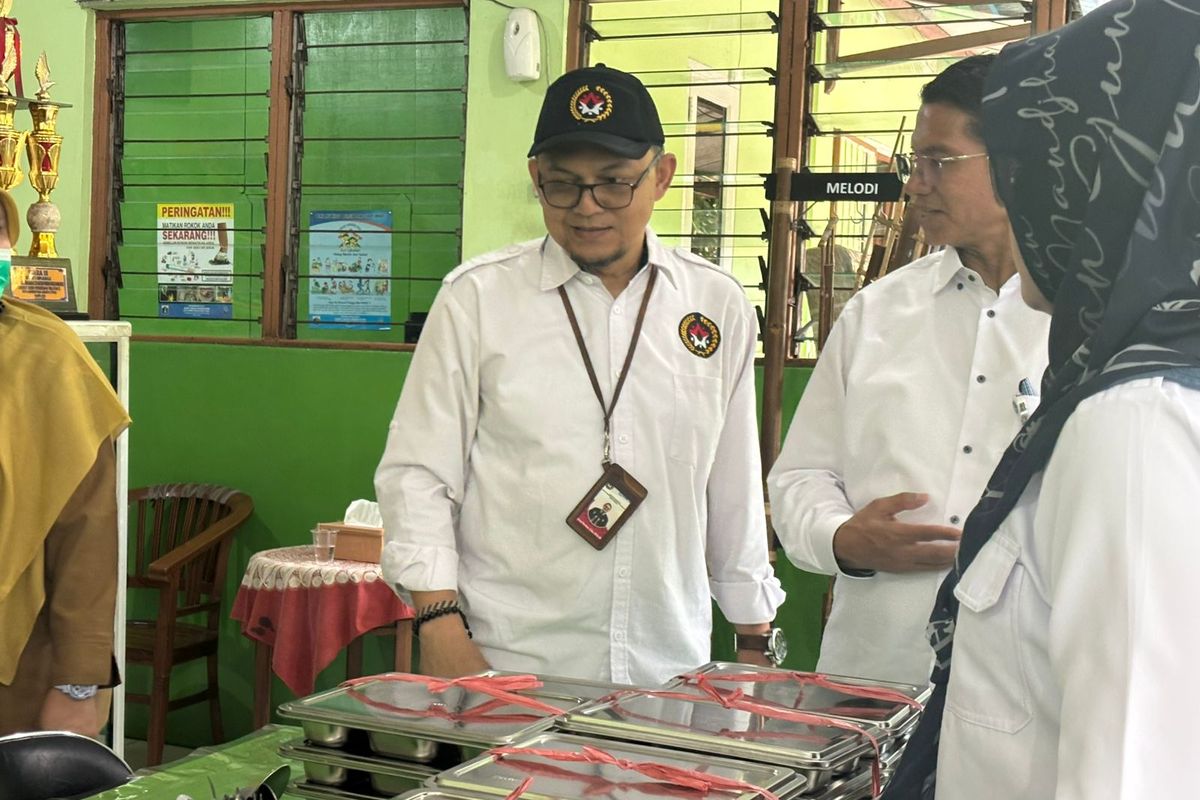 55 Porsi Makanan Bergizi Gratis Dibagikan ke Siswa SLB B dan C di Jakarta Utara