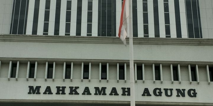 Tulisan Mahkamah Agung di Gedung Mahkamah Agung, Jalan Medan Merdeka Utara Nomor 9, Jakarta Pusat, Senin (16/4/2018).