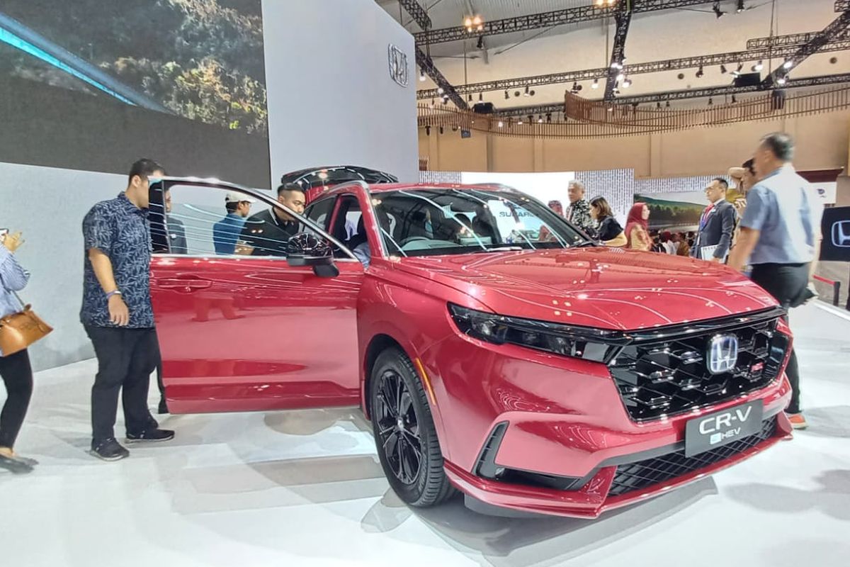 All New Honda CR-V Hybrid di GIIAS 2023 jadi daya tarik pengunjung