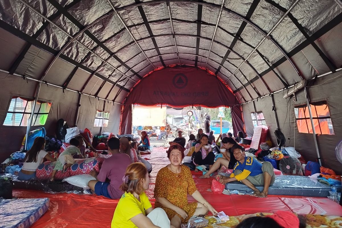 Suasana pengungsi korban kebakaran Manggarai, Minggu (17/12/2023).