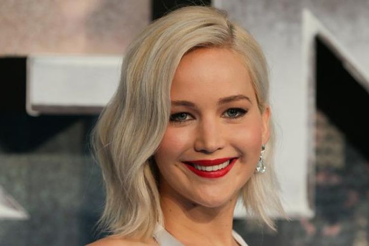 Jennifer Lawrence menghadiri penayangan perdana film X-Men Apocalypse di London, Inggris, Senin (9/5/2016).