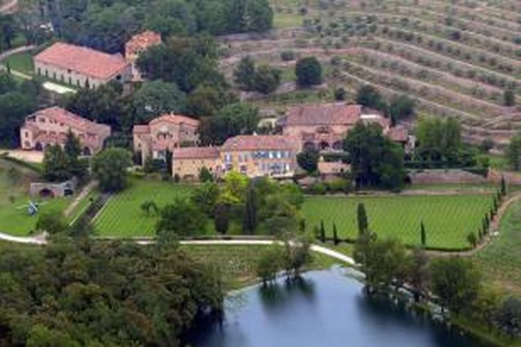 French estate, Château Miraval. Lokasi pesta dan pernikahan Brad Pitt dan Angelina Jolie