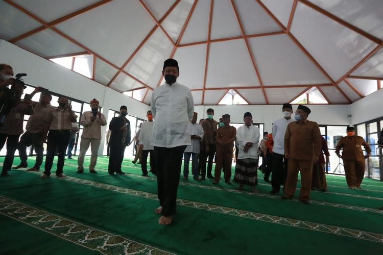 Objek wisata negeri di atas awan Gunung Luhur, Citorek Kidul, Kabupaten Lebak, Banten kini dilengkapi fasilitas masjid.