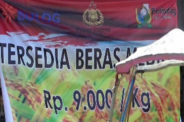 Operasi pasar beras yang digelar bulog di Majene sulawesi barat untuk menekan lonjakan harga-hrga beras sejak awal tahun baru tak mempan. Harga beras di pasaran bahkan terus melonjak. Beras medium yang dijual bulog tak diminati konsumen.