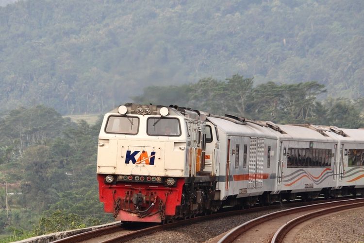 Ilustrasi kereta api, PT Kereta Api Indonesia (Persero). 