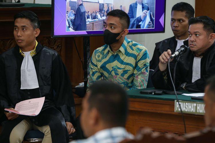 Mario Dandy Satriyo, terdakwa penganiayaan remaja berinisial D menjalani sidang di Pengadilan Negeri (PN) Jakarta Selatan, Kamis (15/6/2023). Agenda sidang lanjutan kali ini mendengarkan keterangan saksi.