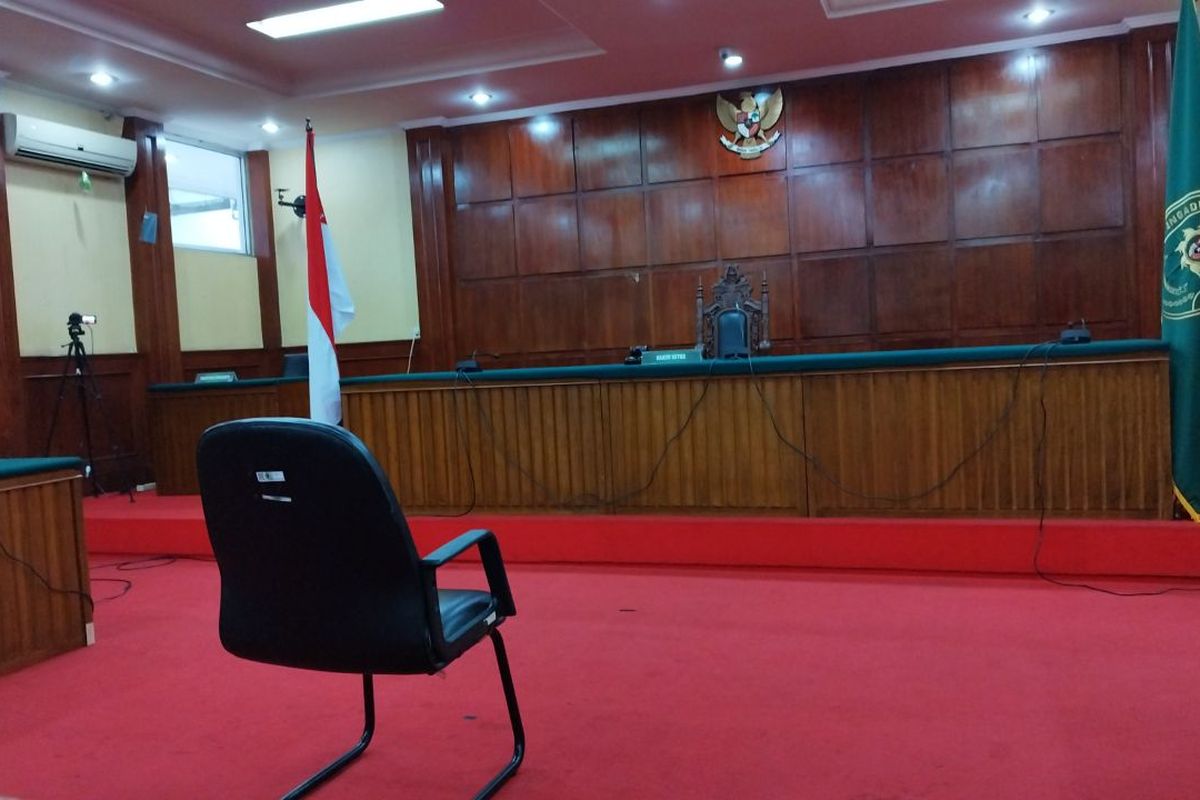 Suasana ruang sidang Kartika di Pengadilan Tinggi DKI Jakarta jelang sidang AG (15), Kamis (27/4/2023). (KOMPAS.com/XENA OLIVIA)