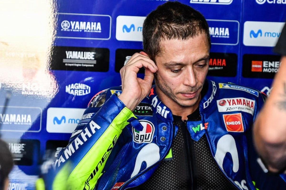 Valentino Rossi memberikan komentarnya soal perkembangan Yamaha yang lambat dibandingkan tim rival.
