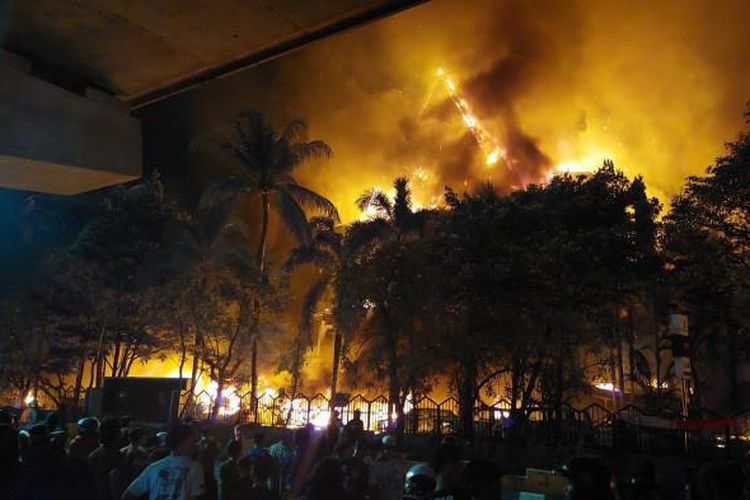 Kronologi Gedung DPRD Makassar Terbakar Hebat usai Dikuasai Massa Aksi