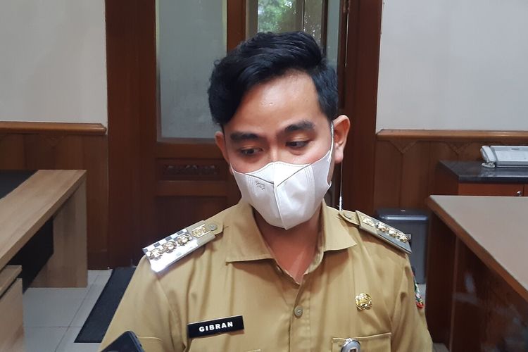 Wali Kota Solo Gibran Rakabuming Raka di Balai Kota Solo, Jawa Tengah, Senin (11/4/2022).