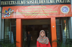 Nur Syamsiyah, Putri Penjual Cilok, Jadi Lulusan Terbaik FISIP Unair dengan IPK 3,90