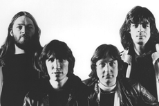 Lirik dan Chord Lagu Sorrow - Pink Floyd 