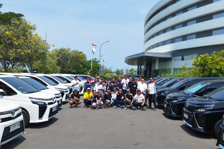 Rayakan Anniversary ke-8, Komunitas Voxy Club Indonesia (VCI) Adakan Touring ke Cirebon 