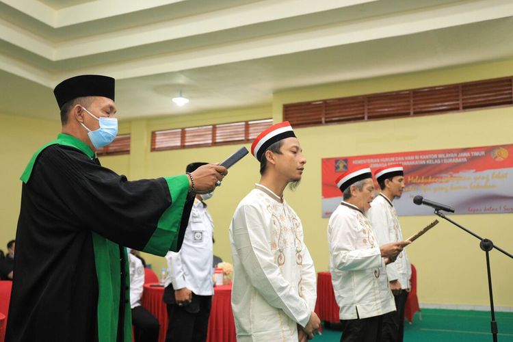 3 Napiter baca ikrar setia kepada NKRI di Lapas Porong Sidoarjo, Jumat (18/2/2022)