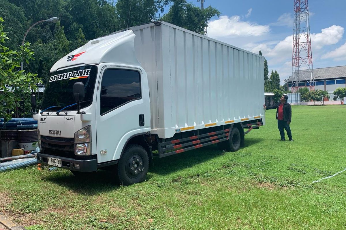 TRUK BOX--Inilah truk box pengangkut rokok senilai Rp 1 milyar yang dirampok ruas jalan Madiun-Ngawi di Desa Buduran, Kecamatan Wonoasri, Kabupaten Madiun, Jawa Timur, Sabtu (24/2/2024) dinihari.