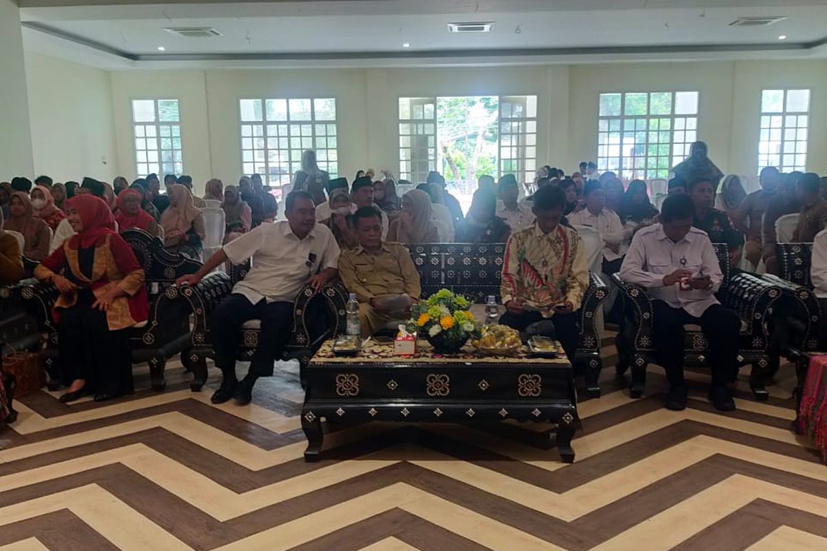Sosialisasi Pencegahan Stunting melalui Peningkatan Gizi dan Kesehatan Calon Pengantin dan Pasangan Usia Subur di Kabupaten Lombok Tengah, Senin (4/12/2023). 