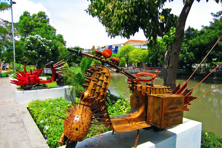 Taman Ekspresi dan Perpustakaan, Kota Surabaya