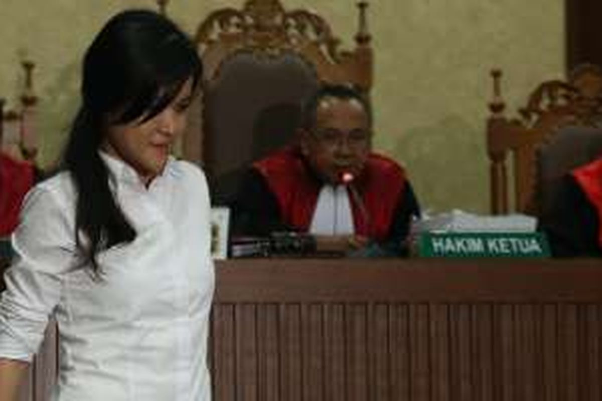 Terdakwa Jessica Kumala Wongso hendak menjalani sidang dengan agenda tuntutan di Pengadilan Negeri Jakarta Pusat, Rabu (5/10/2016). Ia menjadi terdakwa terkait dugaan kasus pembunuhan Wayan Mirna Salihin.