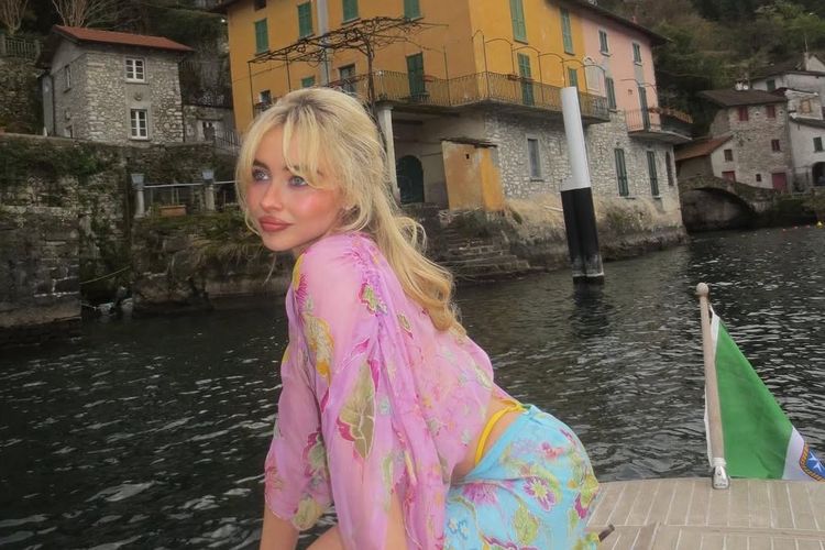 Watercolor Blush, Rahasia Pipi Merona Natural ala Sabrina Carpenter