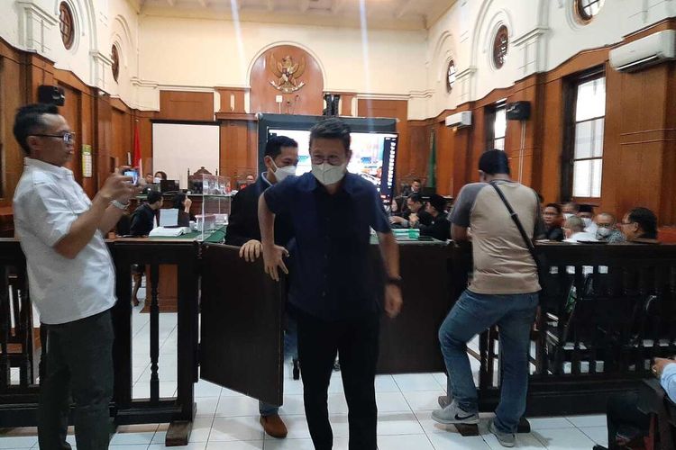 Komut sekaligus Owner PT Bahana Line Freddy Sunjoyo diperiksa sebagai saksi dalam sidang penggelapan BBM kapal di Pengadilan Negeri Surabaya, Senin (30/1/2023).