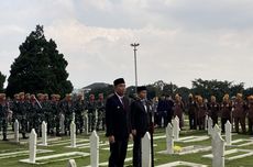Pj Gubernur Jabar Pimpin Prosesi Pemakaman Solihin GP di TMP Cikutra