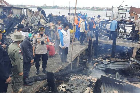 Kebakaran Kawasan Padat Penduduk, 12 Rumah Warga Palembang Terbakar