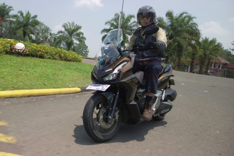 Honda ADV160 RoadSync