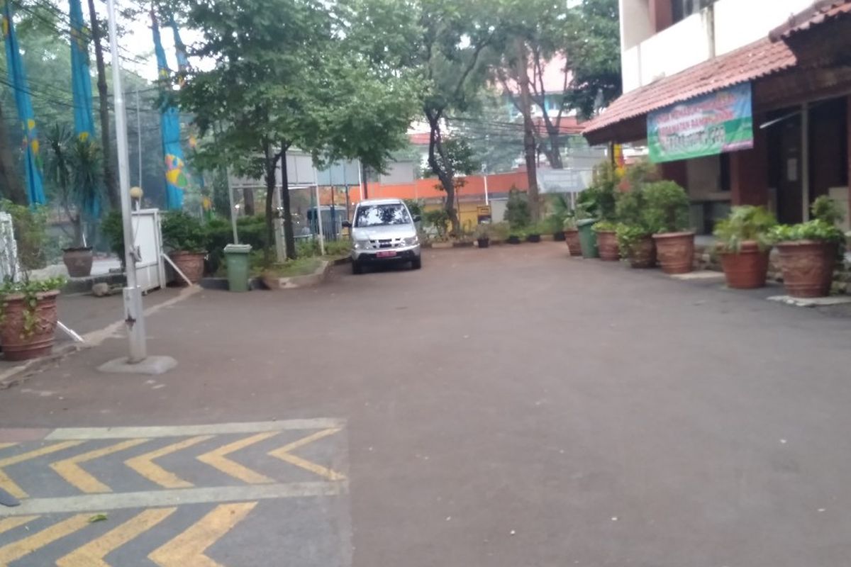 Lapangan parkir Kantor Kecamatan Kebayoran Baru, Jakarta Selatan, Senin (3/6/2019).