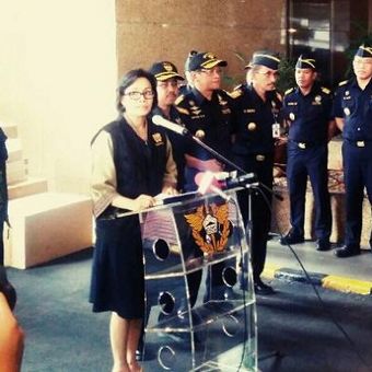 Menteri Keuangan Sri Mulyani Indrawati mengumumkan kenaikan tarif cukai hasil tembakau, di Kantor Direktorat Jenderal Bea dan Cukai, Kementerian Keuangan, Jakarta, Jumat (30/9/2016).