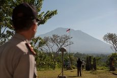 Wisatawan Diminta Tak Lakukan Aktivitas di Sekitar Gunung Agung