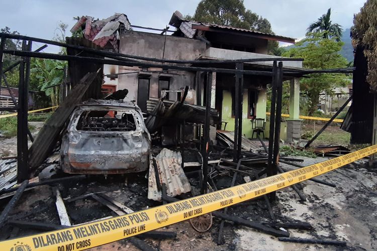 Suasana rumah Asnawi, wartawan Serambi Indonesia paska terbakar, Selasa (30/7/2019) dini hari.