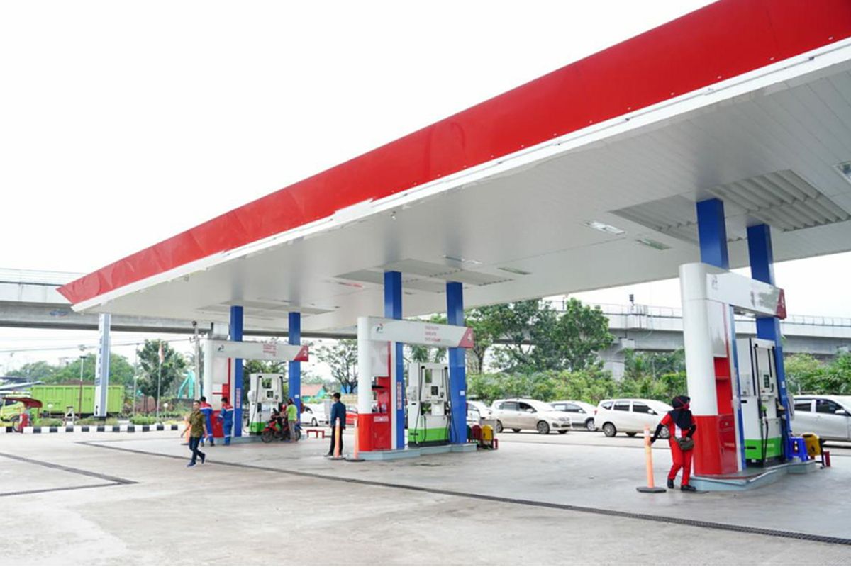 Harga Pertalite hari ini masih sama karena belum ada keputusan dari pemerintah sehingga harga bensin Pertalite masih Rp 7.650 per liter. 