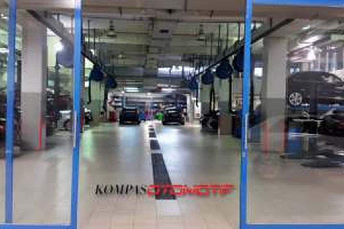 Bengkel resmi Mercedes-Benz di diler Cakrawala Automotif Rabhasa (CAR) di Kuningan, Jakarta Selatan, diklaim sebagai satu-satunya bengkel yang dilengkapi dengan sistem penyejuk udara (AC).