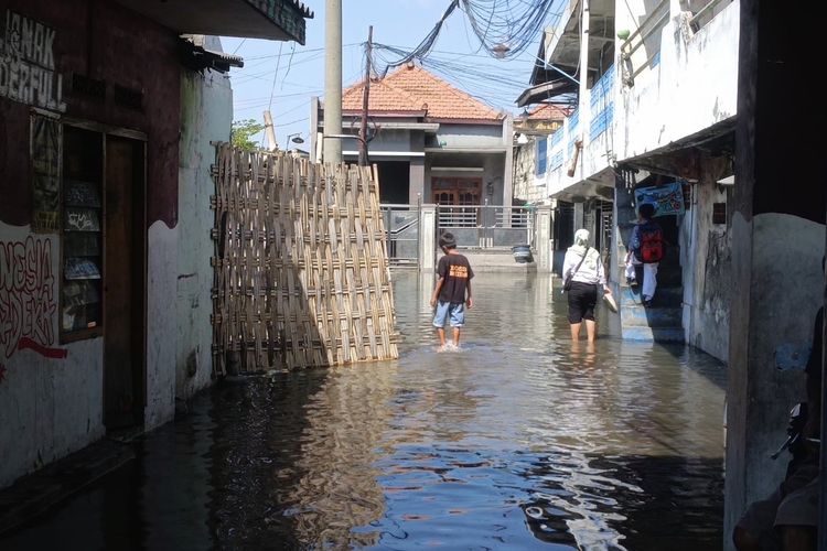 BMKG Prediksi Banjir Rob di Pesisir Surabaya Hingga 17 Juli 2025