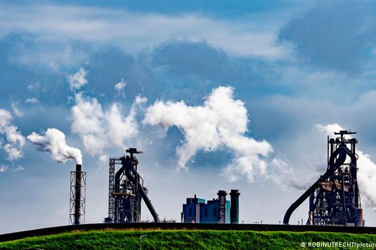 Ilustrasi pembakaran energi fosil.