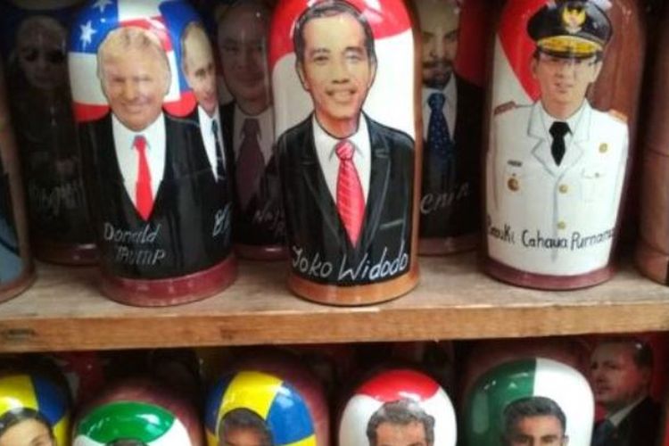 Selain matryoshka Presiden Joko Widodo, terdapat matryoshka mantan Gubernur DKI Jakarta, Ahok Tjahaja Purnama atau Ahok, beserta tokoh lain seperti pemain sepak bola.