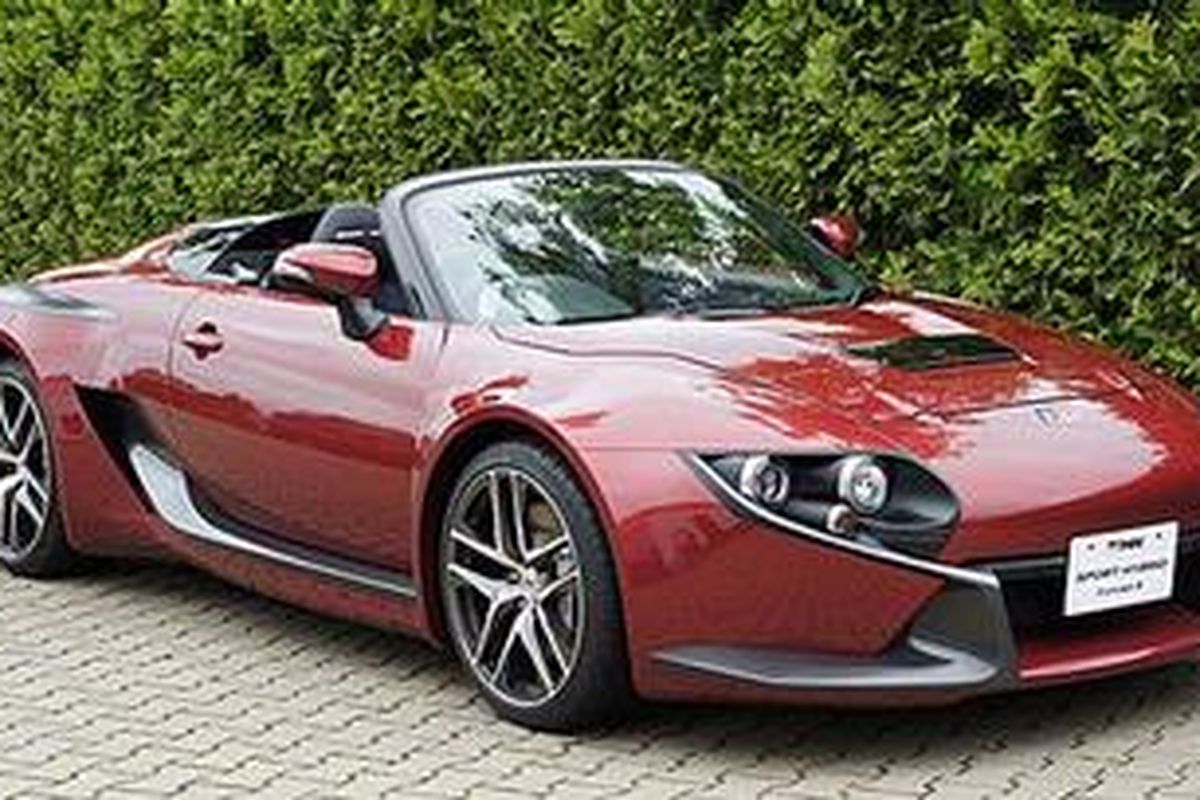 Mobil sport hibrida konvertibel terbaru Toyota dengan sistem gerak 4x4 