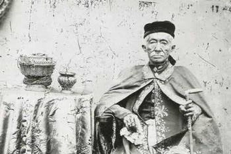 Raja Mongkut bergelar Rama IV di Siam.