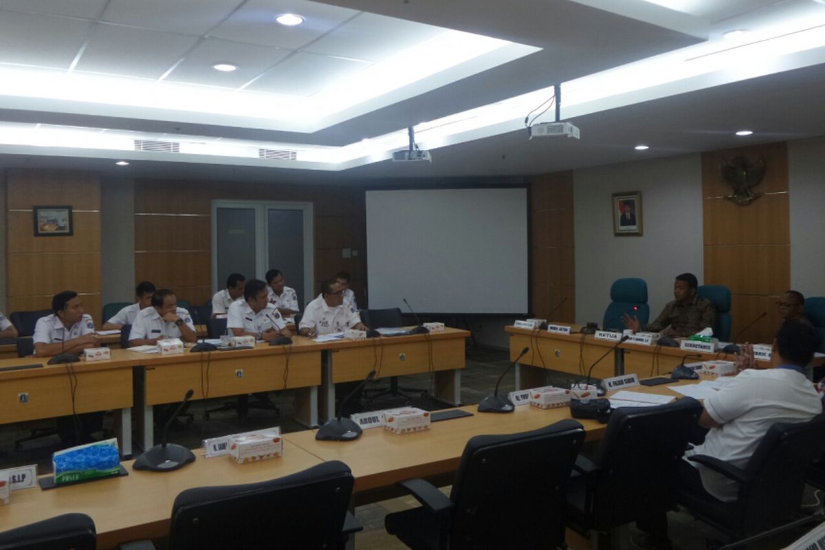 Komisi A DPRD DKI menggelar rapat untuk membahas program bedah rumah di Gedung DPRD DKI, Jalan Kebon Sirih, Rabu (12/4/2017). 