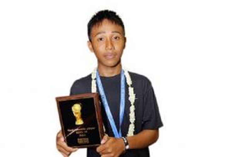 Muhammad Firman, pemain ASIOP Apacinti SKF Indonesia yang terpilih menjadi pemain terbaik putra U-14 di Piala Gothia 2013.