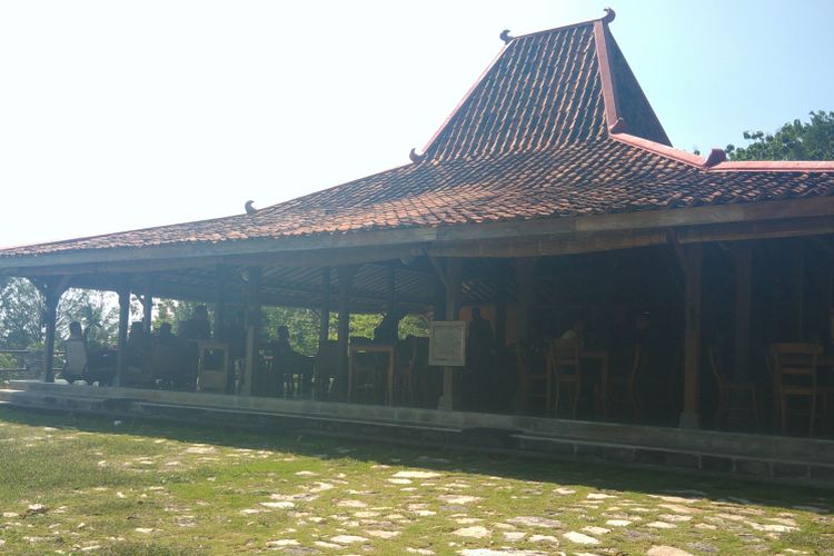 Restoran Bumi Langit yang berbentuk limasan, lokasi Barack Obama dan keluarga makan siang di Yogyakarta, Kamis (29/6/2017).