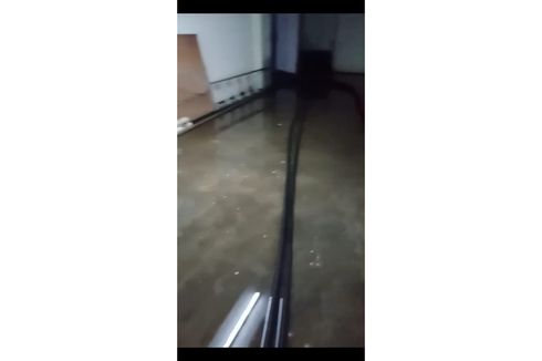 Basement Kantor Kelurahan Jatinegara Terendam Banjir