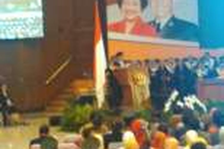 Prosesi penganugerahan gelar Doktor Honoris Causa kepada Presiden kelima RI Megawati Soekarnoputri oleh Universitas Padjadjaran di Universitas Padjadjaran, Bandung, Kamis (25/5/2016)