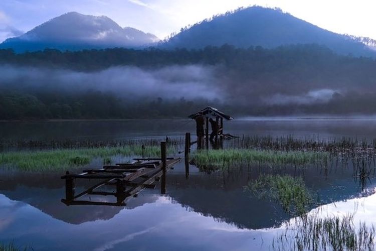 Danau Taman Hidup menjadi salah satu spot yang memiliki daya tarik tersendiri bagi para pendaki Gunung Argopuro.